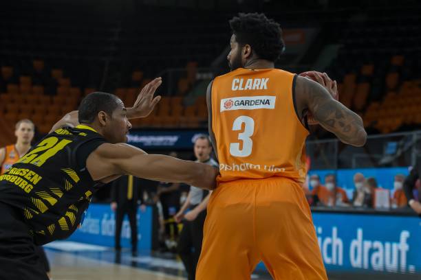 格的解雇也 格的解雇也